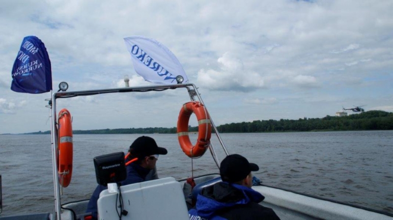 Zabezpieczenie Pikniku Lotniczego przez nurków z Moby Dicka