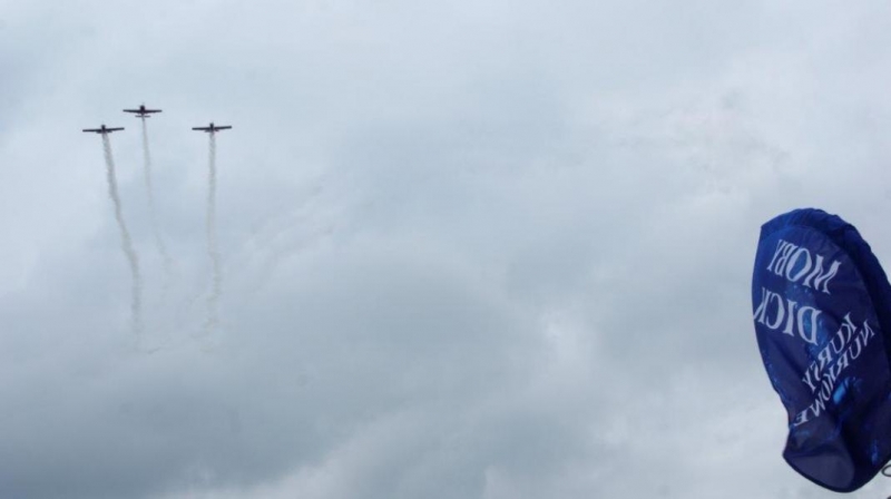 Zabezpieczenie Pikniku Lotniczego przez nurków z Moby Dicka