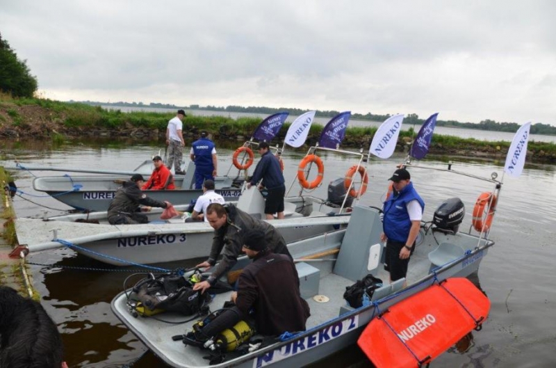 Zabezpieczenie Pikniku Lotniczego przez nurków z Moby Dicka