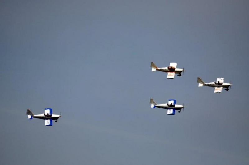 Zabezpieczenie Pikniku Lotniczego przez nurków z Moby Dicka