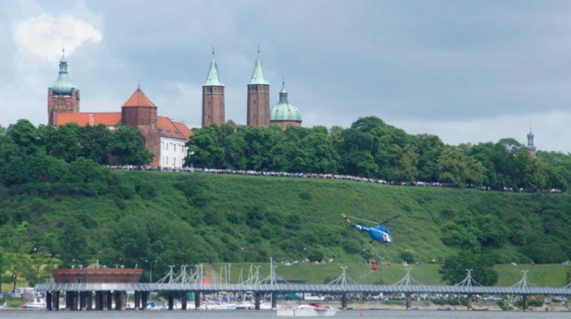 Zabezpieczenie Pikniku Lotniczego przez nurków z Moby Dicka