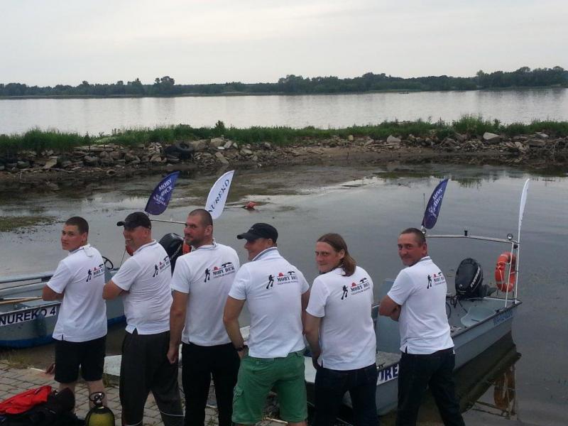 Zabezpieczenie Pikniku Lotniczego przez nurków z Moby Dicka